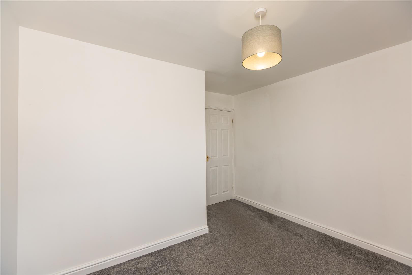 Pant Bryn Isaf, Llwynhendy, Llanelli, SA14 9EJ